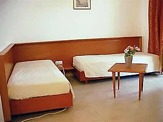 Ξενοδοχείο με διαμερίσματα Valsami 4*