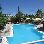 Valsami Apartmanhotel Kremasztí